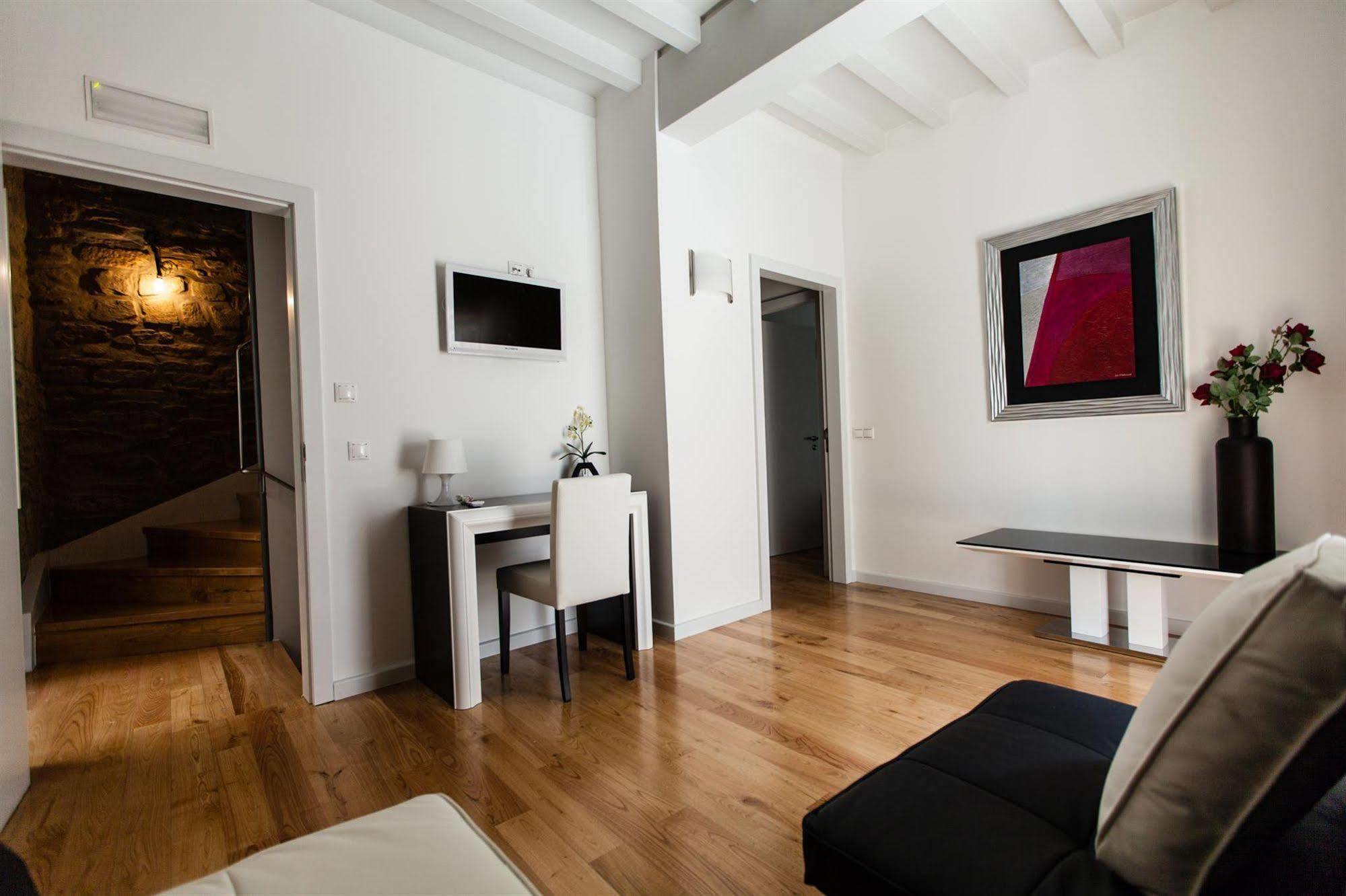 Hotel Montenegro Compostela Сантьяго-де-Компостела Экстерьер фото