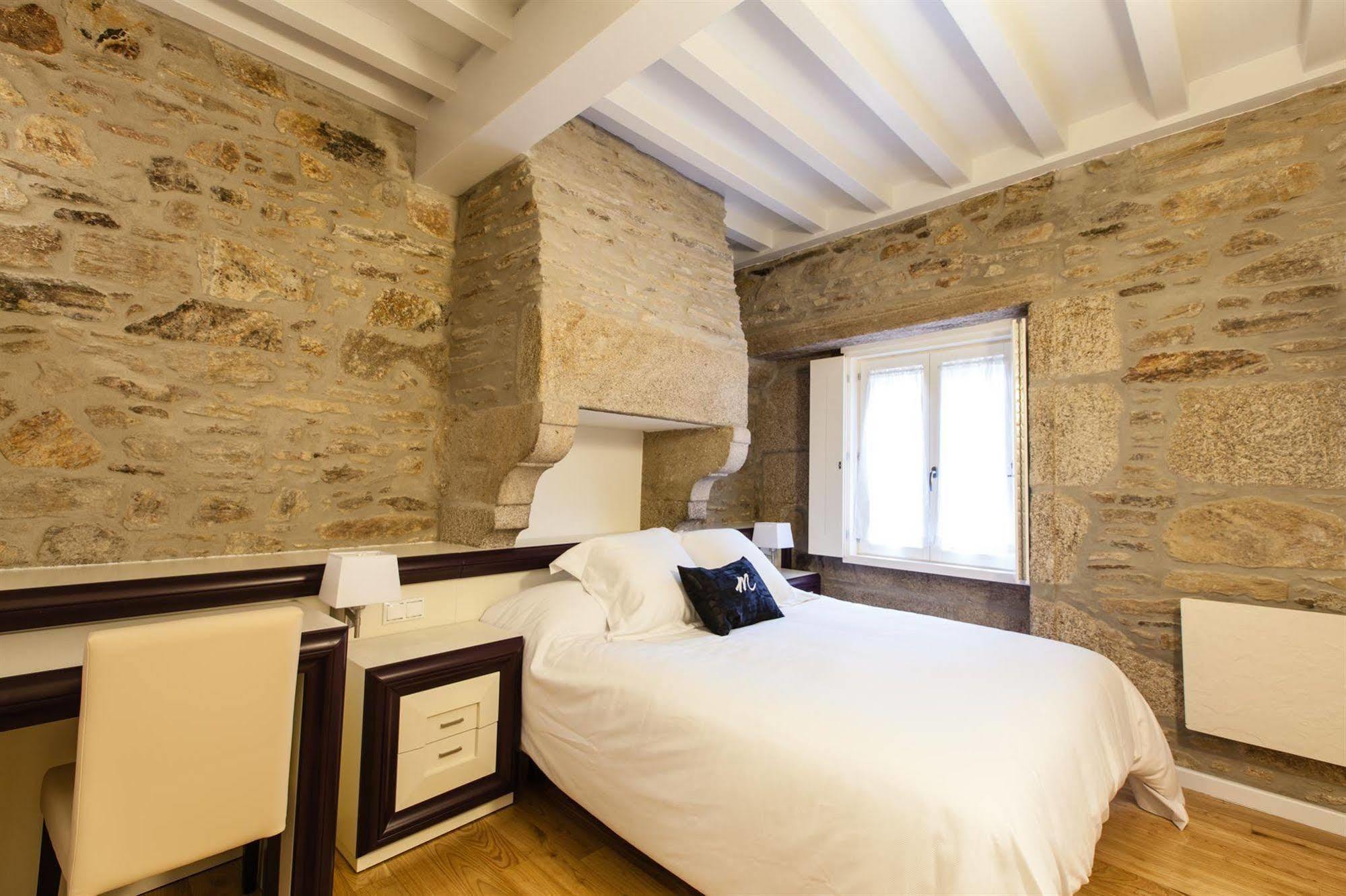 Hotel Montenegro Compostela Сантьяго-де-Компостела Экстерьер фото