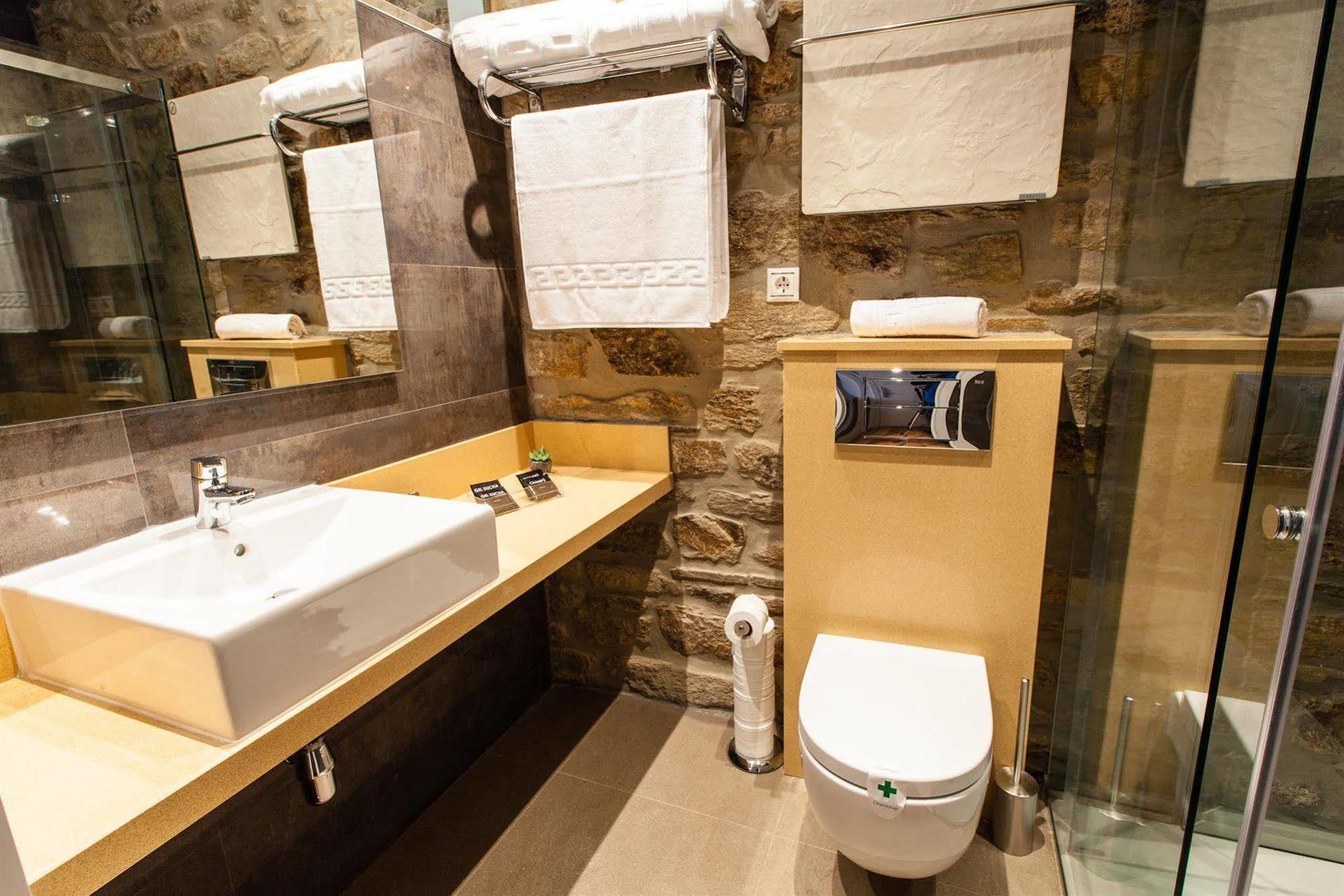 Hotel Montenegro Compostela Сантьяго-де-Компостела Экстерьер фото