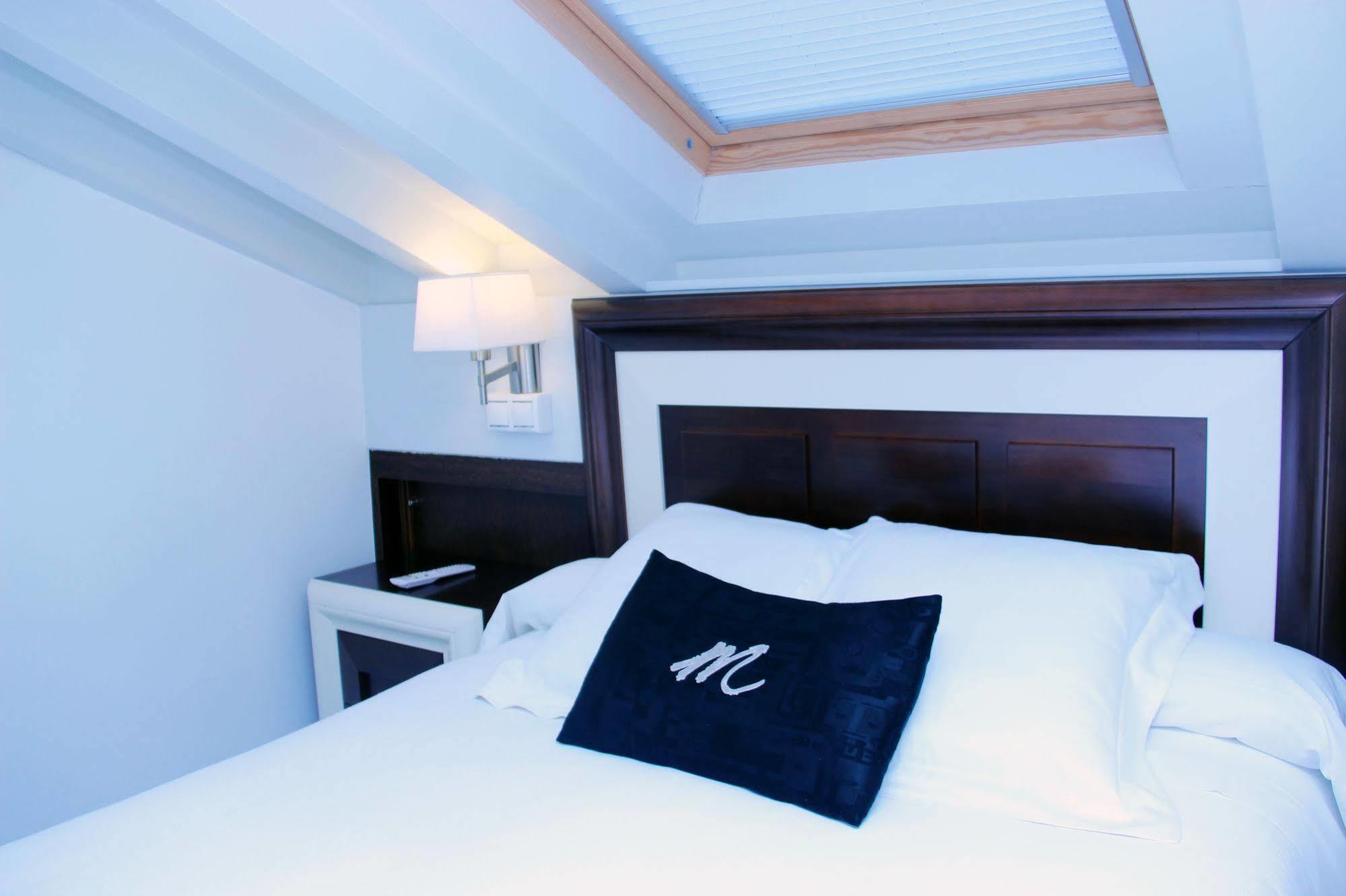 Hotel Montenegro Compostela Сантьяго-де-Компостела Экстерьер фото